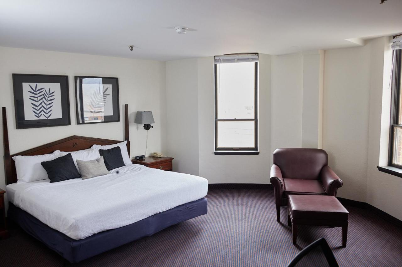 Mclure Hotel วีลลิ่ง ภายนอก รูปภาพ