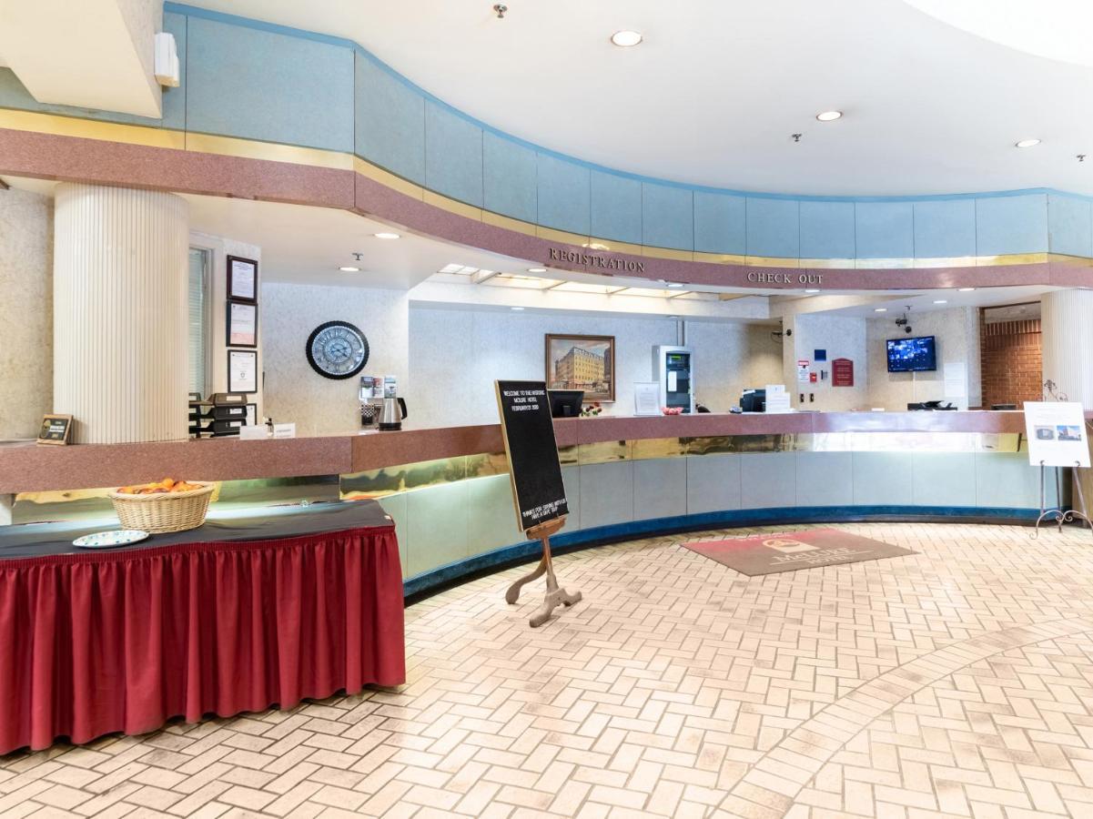 Mclure Hotel วีลลิ่ง ภายนอก รูปภาพ