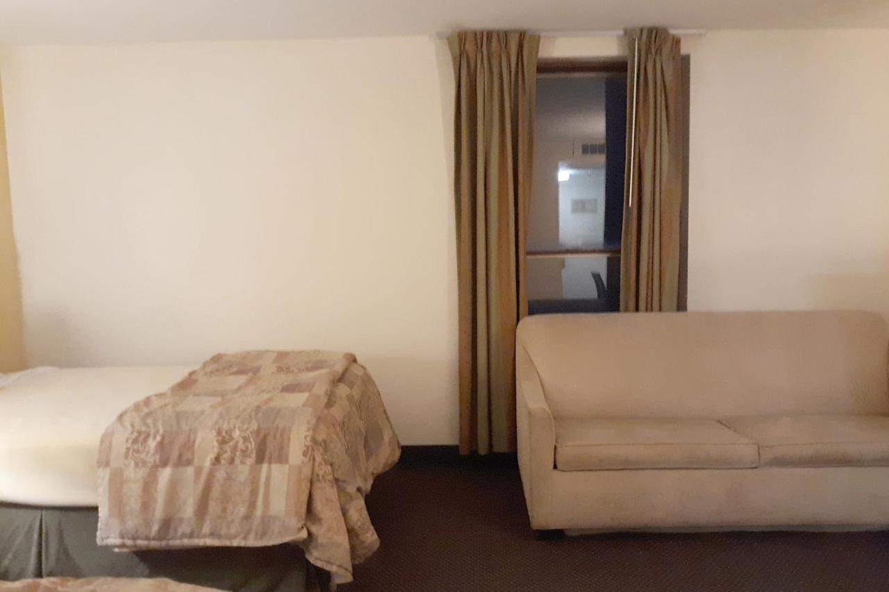 Mclure Hotel วีลลิ่ง ภายนอก รูปภาพ